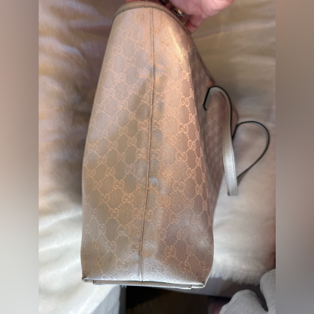 ✨Authentic ✨ Gucci Shimmering Silver Tote Bag - Picture 6 of 16